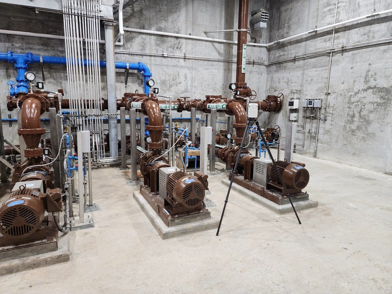 3D laser scanning complex mechanical equipment for accurate as-built documentation and BIM modeling.